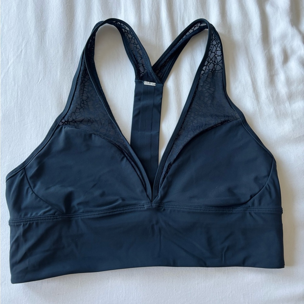 PRE-OWNED Lululemon Twist & Train Sports Bra with Mesh Detail | Jaded | 8